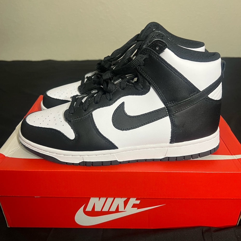 Nike Women’s Dunk High